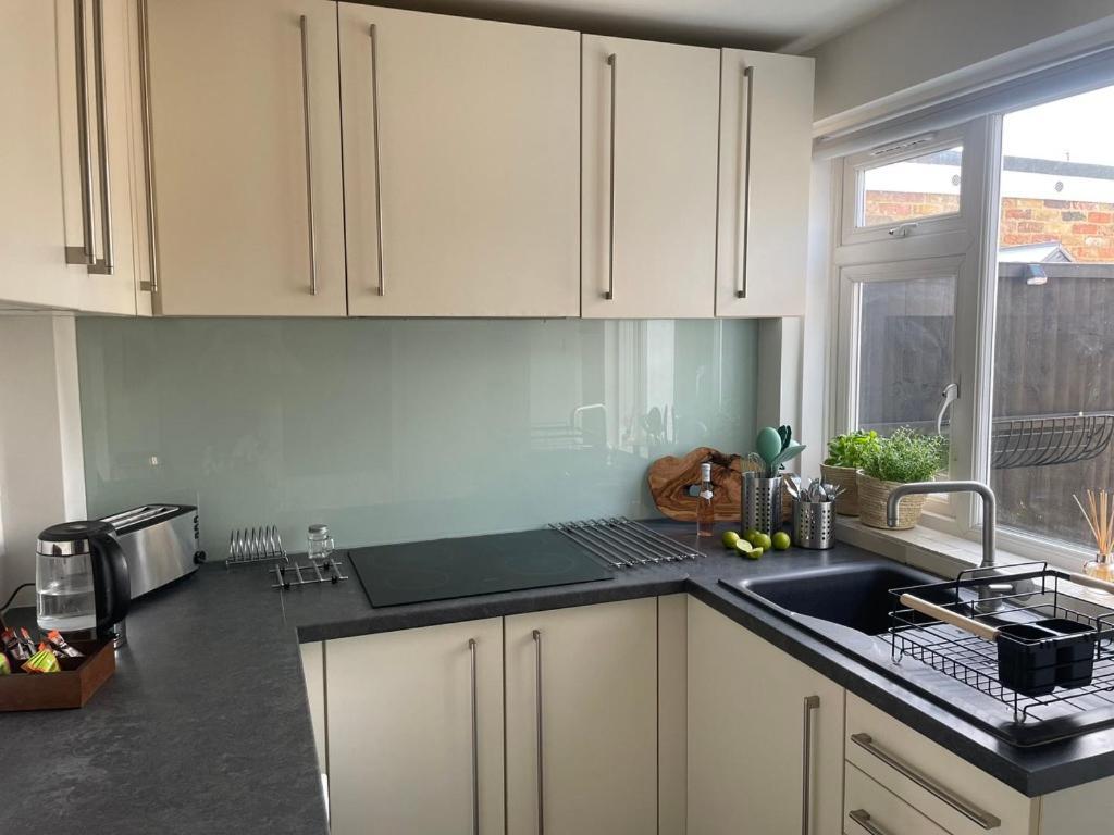 2 Bedroom House In Central Windsor - The Town מראה חיצוני תמונה